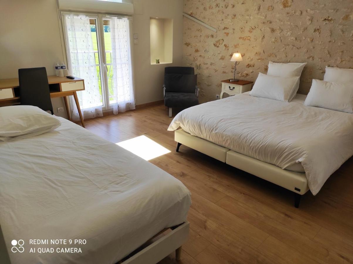 Chambre D'Hotes Le Domaine Des Hirondelles Champcenest Exterior photo