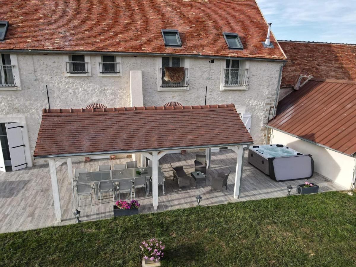 Chambre D'Hotes Le Domaine Des Hirondelles Champcenest Exterior photo
