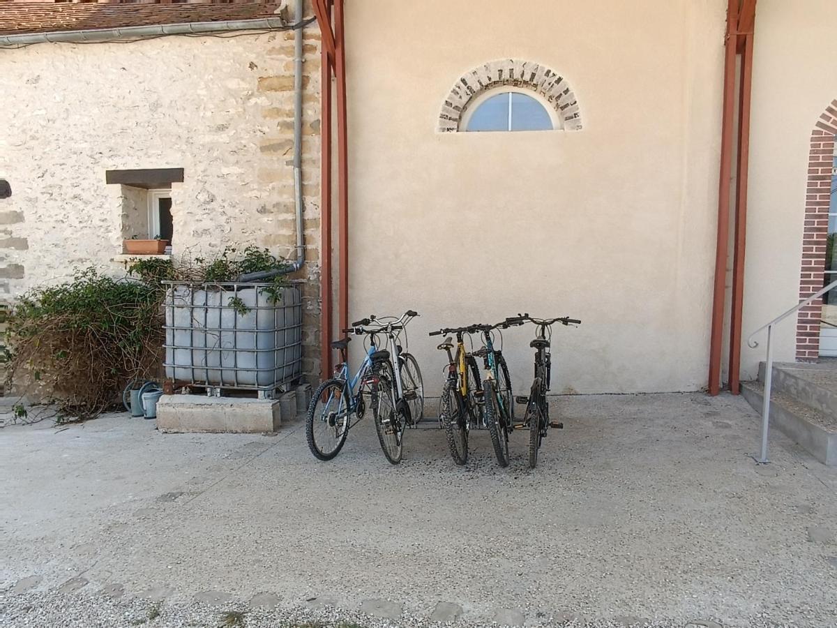 Chambre D'Hotes Le Domaine Des Hirondelles Champcenest Exterior photo